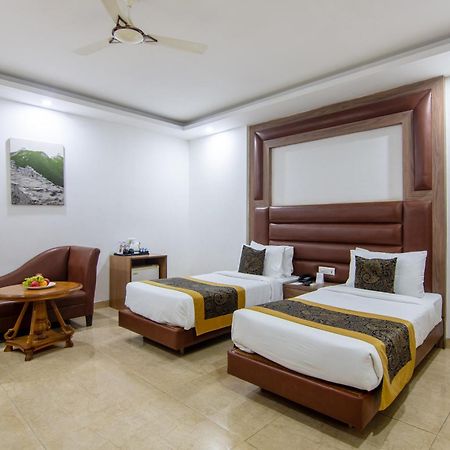 Hotel Lohmod At National Highway 8 - Free Airport Transffer Nueva Delhi Exterior foto