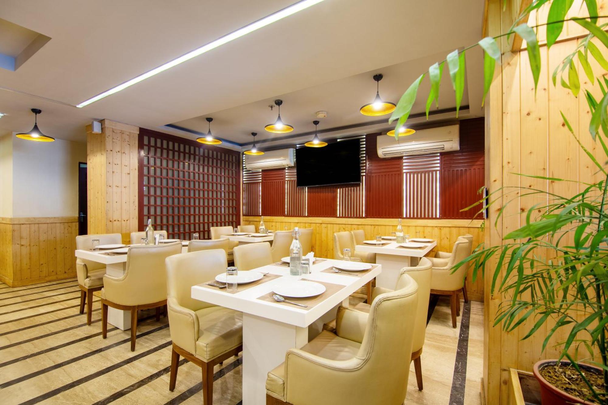 Hotel Lohmod At National Highway 8 - Free Airport Transffer Nueva Delhi Exterior foto