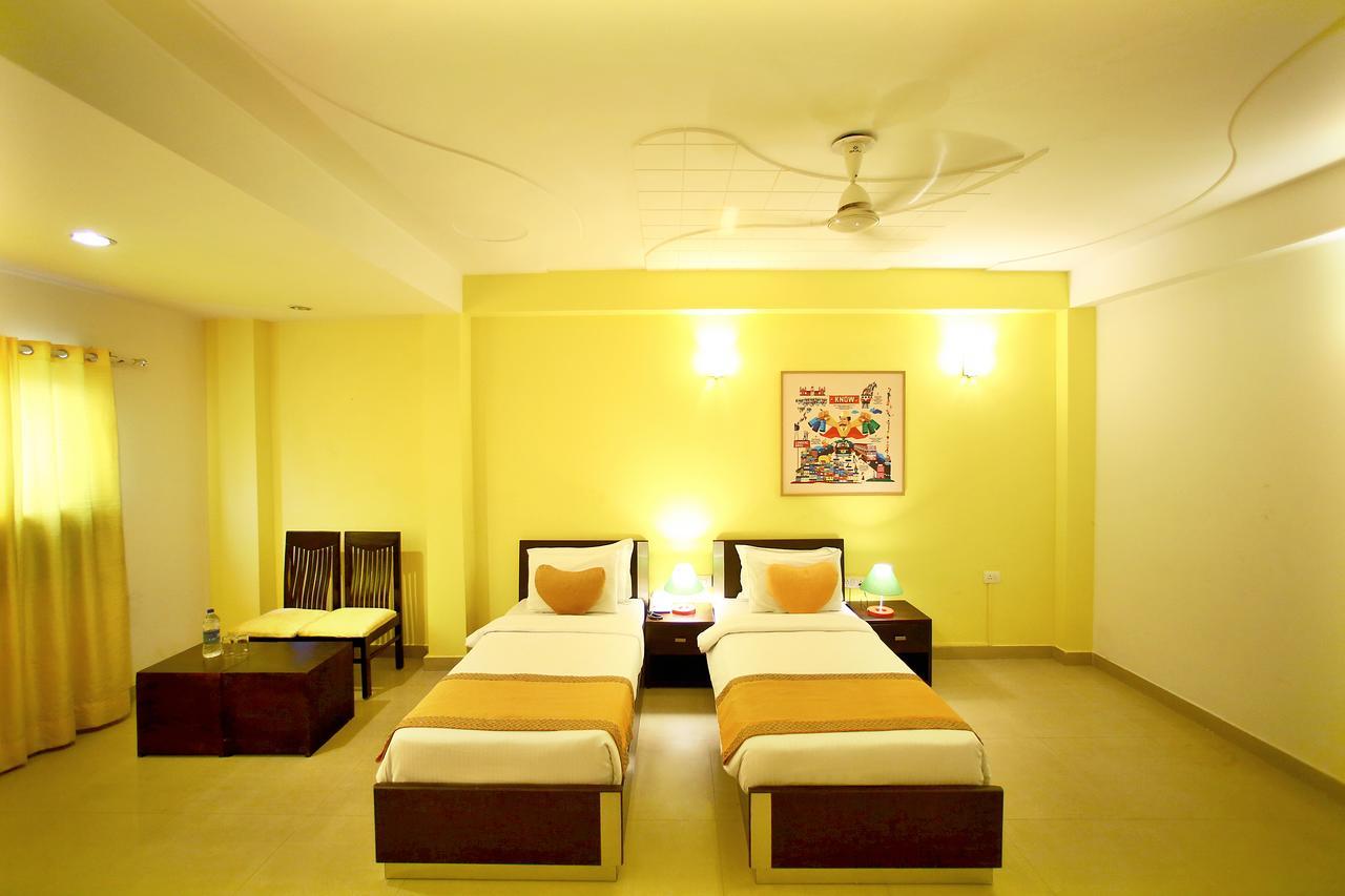 Hotel Lohmod At National Highway 8 - Free Airport Transffer Nueva Delhi Exterior foto