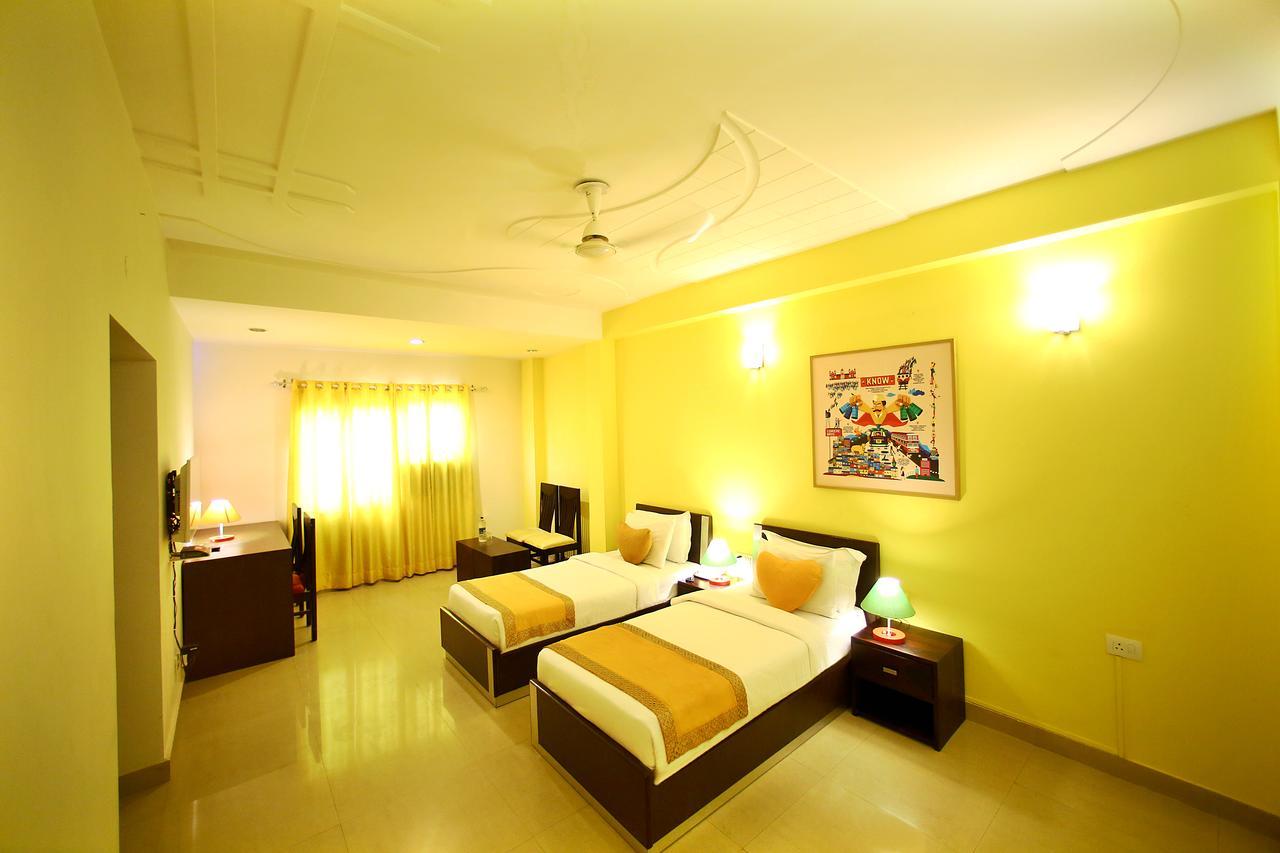 Hotel Lohmod At National Highway 8 - Free Airport Transffer Nueva Delhi Exterior foto